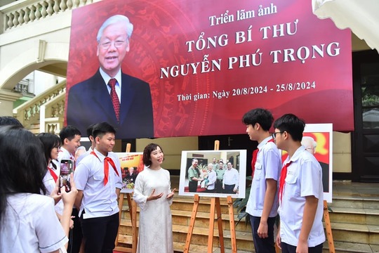 Triển lãm ảnh Tổng Bí thư Nguyễn Phú Trọng: Hình ảnh dung dị của nhà lãnh đạo