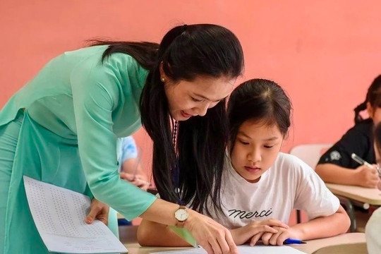 Đề xuất giáo viên dạy thêm ngoài trường phải báo cáo kế hoạch và tài chính