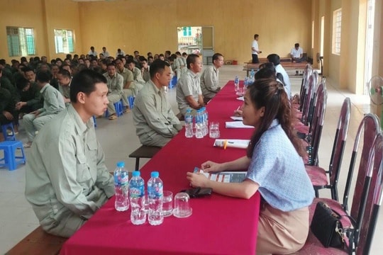 Hướng nghiệp, giới thiệu việc làm cho học viên trước khi tái hòa nhập cộng đồng