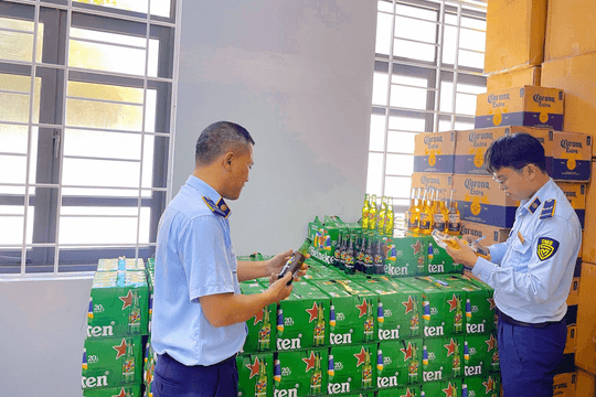 Phú Yên: Tạm giữ 2.800 chai bia Heniken và Corona không có hóa đơn, chứng từ