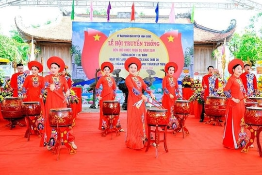 Khai hội truyền thống Đền thờ Khúc Thừa Dụ