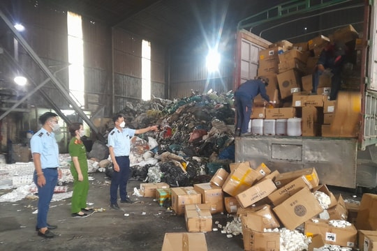 Kiểm soát chặt thuốc lá điện tử và vàng