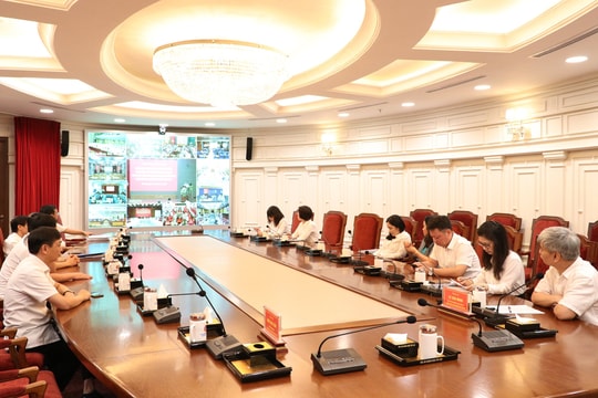 Tập trung giáo dục liêm chính, xây dựng đội ngũ cán bộ vừa hồng, vừa chuyên