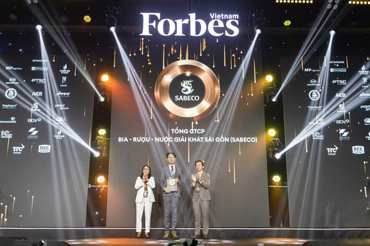 SABECO tiếp tục đón nhận giải thưởng Top 50 công ty niêm yết tốt nhất