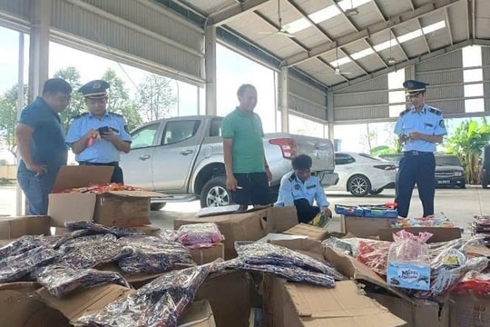 Thu giữ hàng nghìn đồ chơi bạo lực trước thềm Trung thu