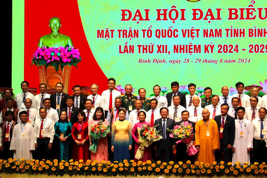 Bà Nguyễn Thị Phong Vũ tái cử chức Chủ tịch Ủy ban Mặt trận Tổ quốc Việt Nam tỉnh Bình Định