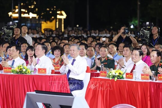 Tổng Bí thư, Chủ tịch nước Tô Lâm dự chương trình chính luận nghệ thuật đặc biệt 'Lời Người để lại'