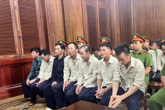 Chủ mưu nhóm “cát tặc” khai thác hơn 74.000 m3 lĩnh 18 năm tù