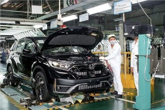 Giảm 50% mức thu lệ phí trước bạ với ô tô sản xuất, lắp ráp trong nước từ 1/9