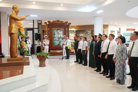 Khai mạc triển lãm chuyên đề “Hình ảnh Chủ tịch Hồ Chí Minh trên báo chí cách mạng Việt Nam”