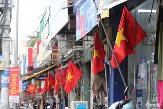 Cờ Tổ quốc tô thắm đường phố TP.HCM mừng Quốc khánh 2/9