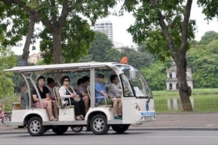 Hà Nội đề xuất cho xe điện 4 bánh kết nối metro, xe buýt