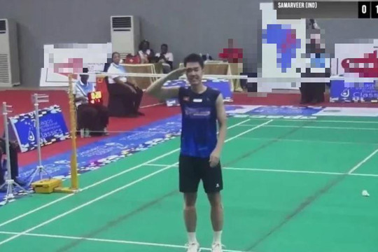 Đức Phát ngạo nghễ với kiểu ăn mừng “nhà binh" khi vô địch