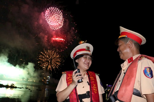 CSGT TP.HCM nỗ lực điều tiết giao thông đêm pháo hoa mừng Quốc khánh