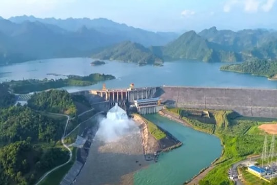 Hồ thuỷ điện Tuyên Quang mở cửa xả đáy vào chiều 3/9