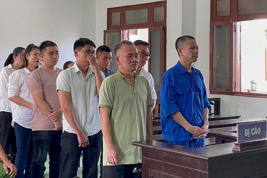 Nhận hơn 5,3 tỉ, nhóm đăng kiểm Phú Yên lĩnh án