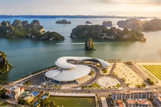 Quảng Ninh: Doanh thu từ du lịch trong 4 ngày nghỉ lễ ước đạt hơn 1.000 tỷ đồng