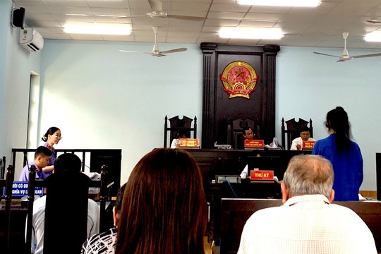 Nguyên kế toán Văn phòng đăng ký đất đai xin lỗi vì nhận "tiền cảm ơn"