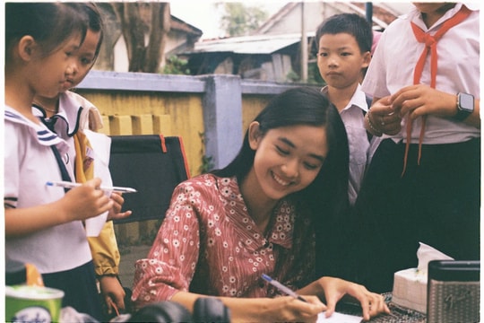 "Ngày xưa có một chuyện tình" tung hình ảnh hậu trường