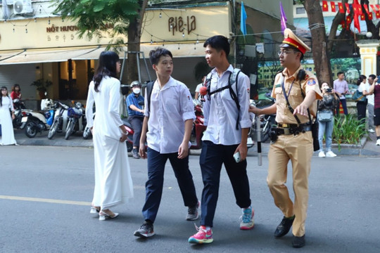 Hà Nội bảo đảm trật tự an toàn giao thông ngày khai giảng năm học mới