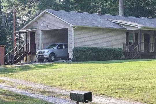 Cha nam sinh xả súng ở trường học Georgia bị bắt