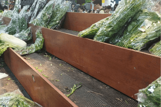 Người dân Hà Nội "oanh tạc" siêu thị, chợ mua tích trữ trước siêu bão số 3