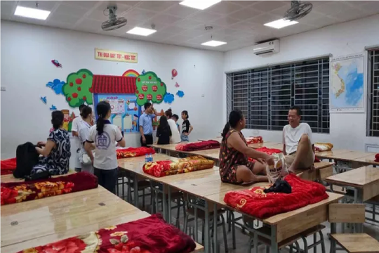Hà Nội: Di dời khẩn cấp 160 người dân khỏi chung cư cũ trước bão Yagi