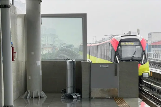 Hà Nội: Dừng chạy hai tuyến metro và xe buýt để tránh bão số 3