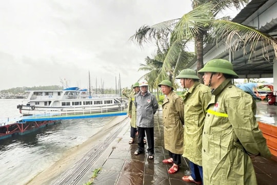 Bộ trưởng Bộ NN&PTNT kiểm tra công tác ứng phó bão số 3 tại Quảng Ninh