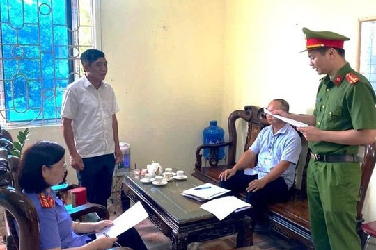 Chủ tịch xã ‘hô biến' máy cấy secondhand thành hàng mới
