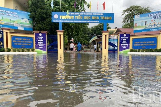 Nhiều tỉnh, thành tiếp tục cho học sinh nghỉ để khắc phục hậu quả sau bão