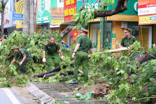 Chung tay khắc phục hậu quả sau bão