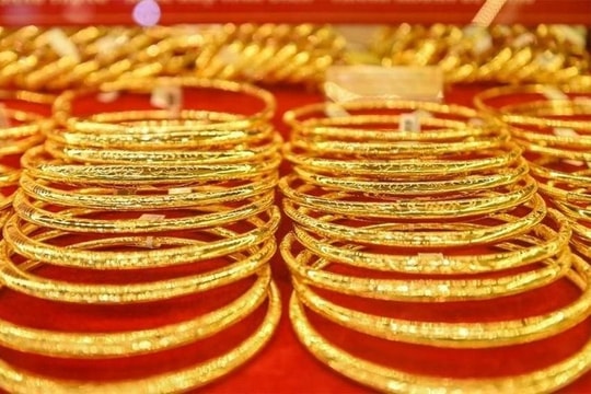 Giá vàng tiếp tục ổn định, thị trường kỳ vọng lộ trình cắt giảm lãi suất