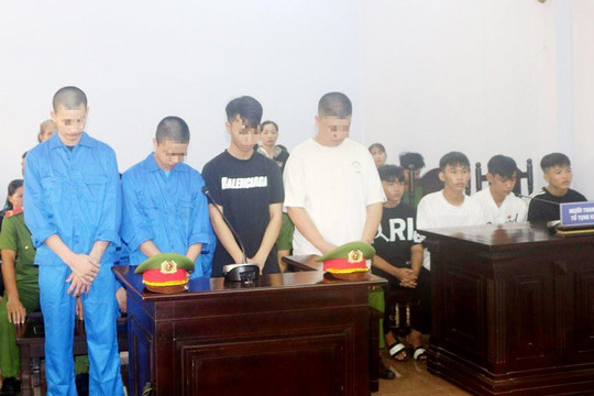 Mâu thuẫn ảo, chém nhau thật
