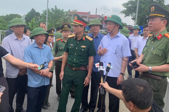 Phó Thủ tướng Hồ Đức Phớc: Khẩn trương tìm kiếm, cứu nạn vụ sập cầu Phong Châu