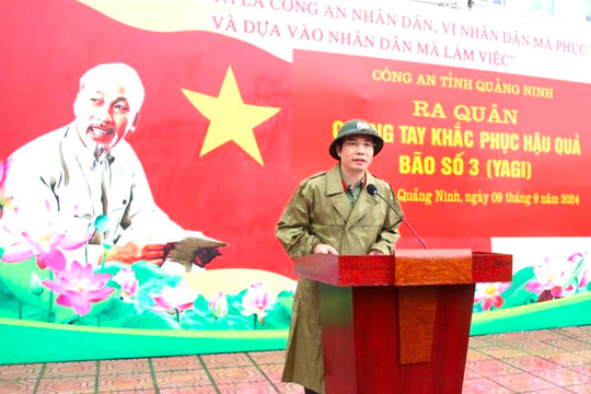 Công an tỉnh Quảng Ninh ra quân cùng người dân khắc phục hậu quả bão số 3