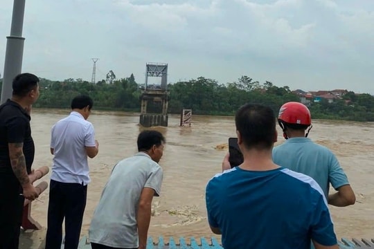 Đã cứu được 3 người trong vụ sập cầu Phong Châu