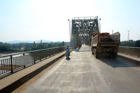 Phú Thọ phân luồng giao thông sau sự cố sập cầu Phong Châu