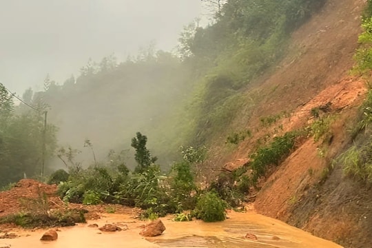 Đã tìm thấy 2 xe ô tô bị lũ cuốn trôi ở Cao Bằng, chưa xác định được số người trên xe