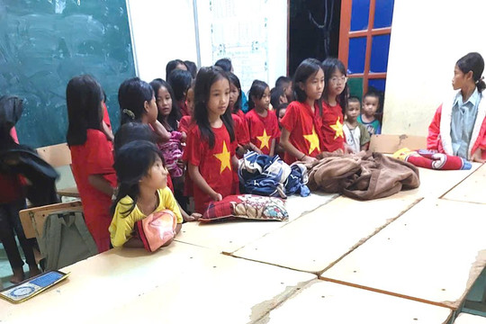 Nghệ An: Hơn một trăm học sinh bán trú phải sơ tán để tránh lũ
