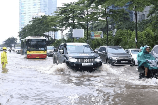 Cảnh báo ngập lụt tại 10 quận nội thành Hà Nội