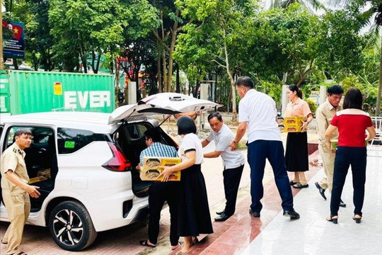 Hà Tĩnh, Quảng Bình trích ngân sách ủng hộ người dân vùng lũ