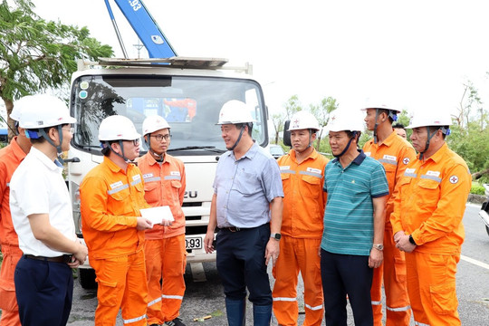 Điện lực Hải Phòng nỗ lực cấp điện trở lại cho 100% khách hàng trong vài ngày tới