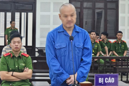 Thua bạc, người đàn ông ngoại quốc trộm cắp tài sản