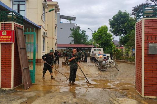 Thái Nguyên: Quân dân chung sức dọn dẹp sau trận bão lũ lịch sử