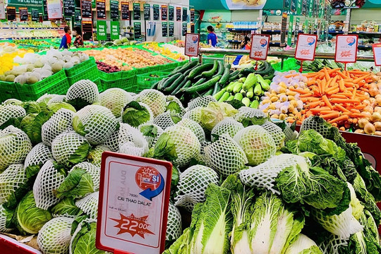 Tăng cường nhập rau, củ từ miền Nam ra Bắc do thiếu hụt nguồn cung