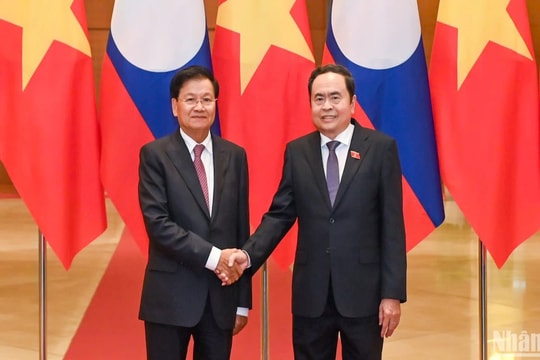 Chủ tịch Quốc hội Trần Thanh Mẫn hội kiến Tổng Bí thư, Chủ tịch nước Lào Thongloun Sisoulith