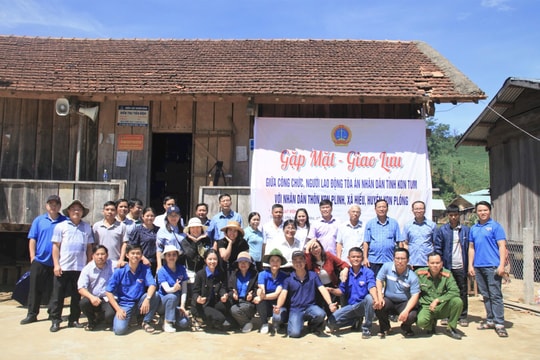 Nghĩa tình Tòa án với buôn làng