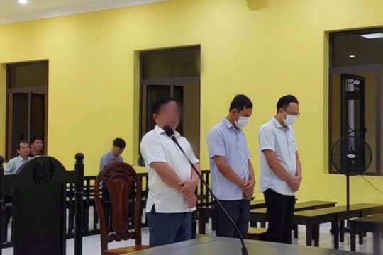 Làm giả tài liệu của cơ quan, tổ chức để thu lợi bất chính