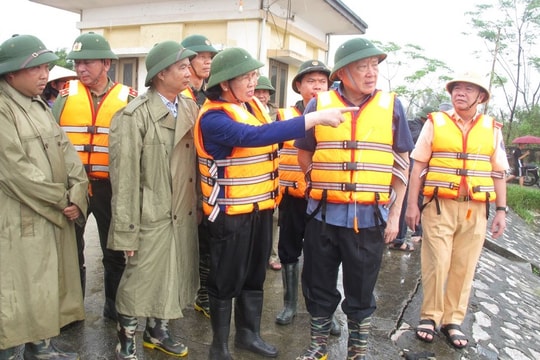 Phó Thủ tướng Thường trực: Hà Nam cần tiếp tục gia cố các điểm xung yếu, không để xảy ra sự cố nghiêm trọng